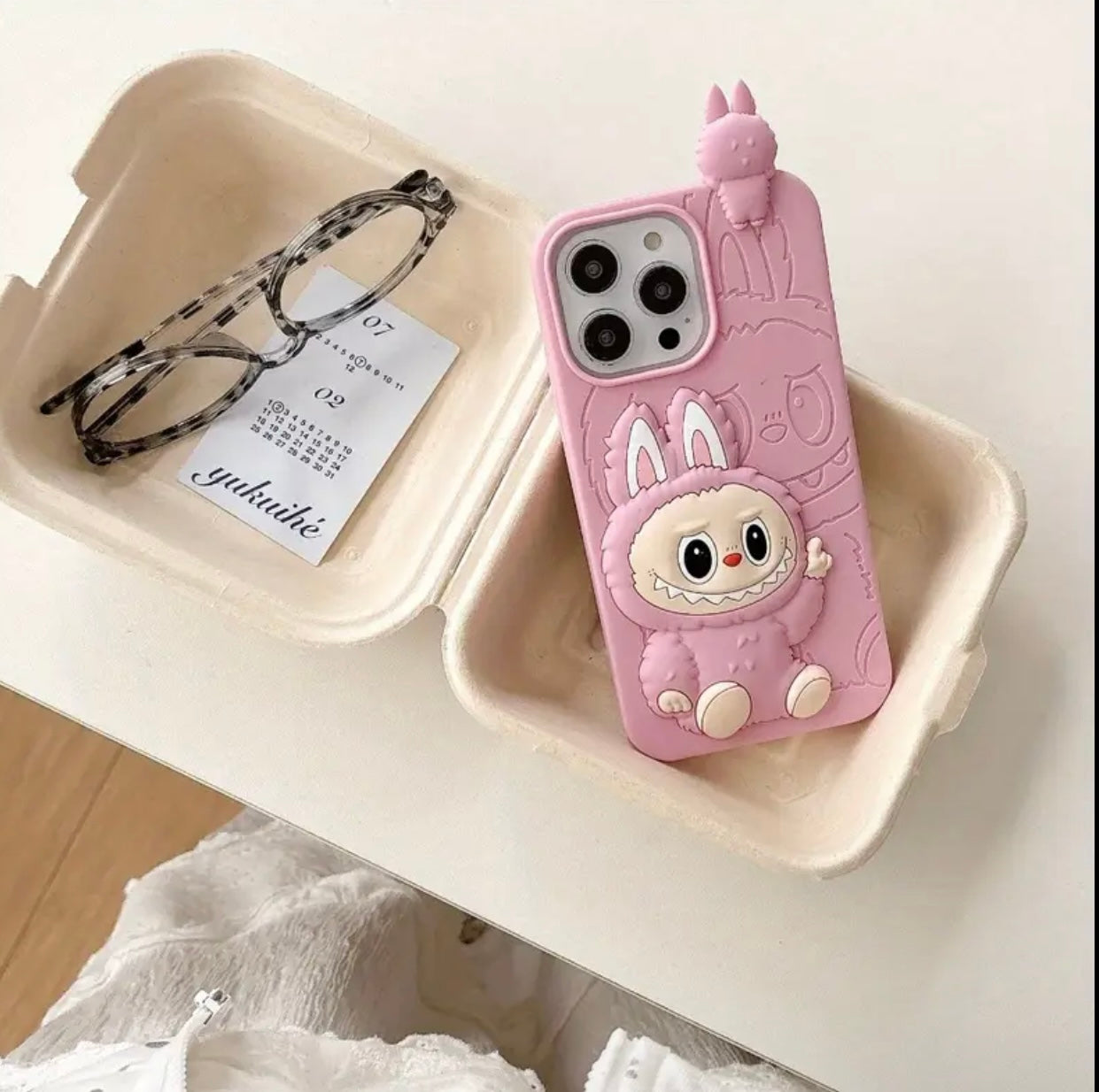 Estuche labubu iPhone 16 Pro max