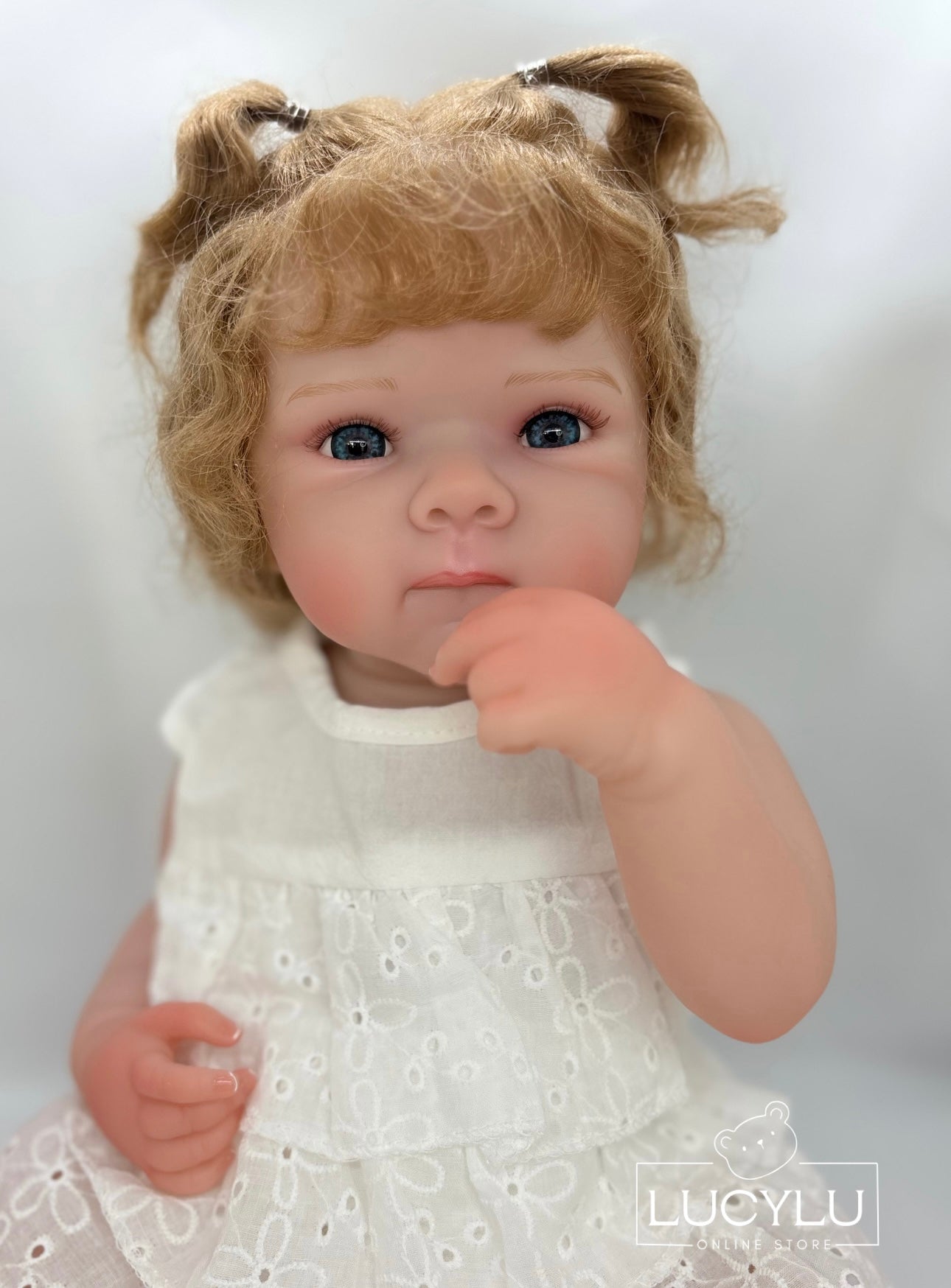 Bebé Reborn rubia 19”