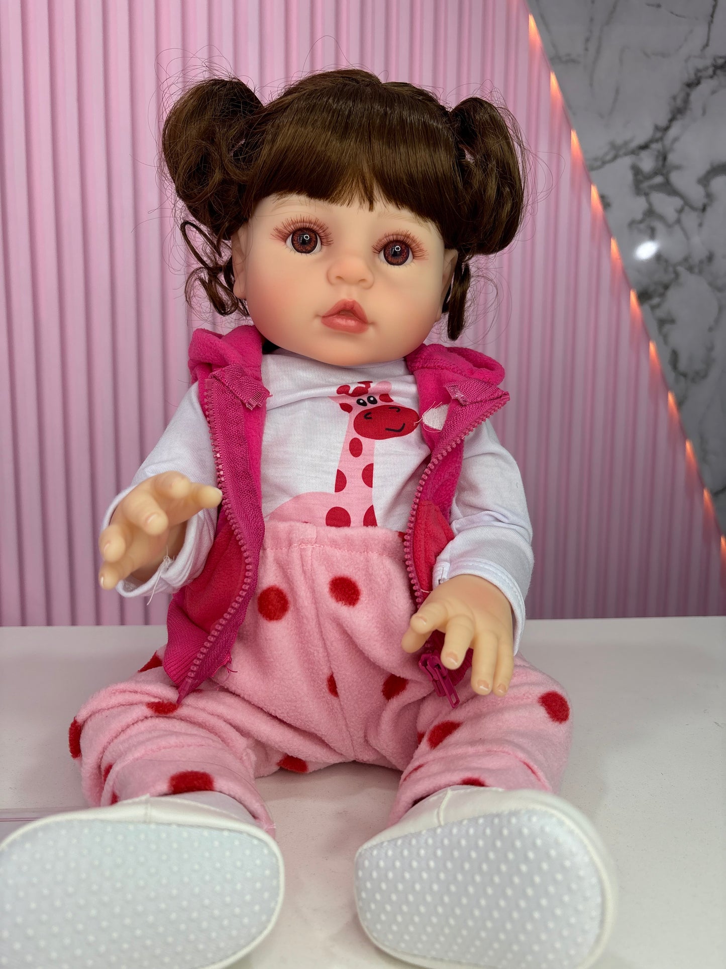 Niña Reborn cabello rizado 45cm