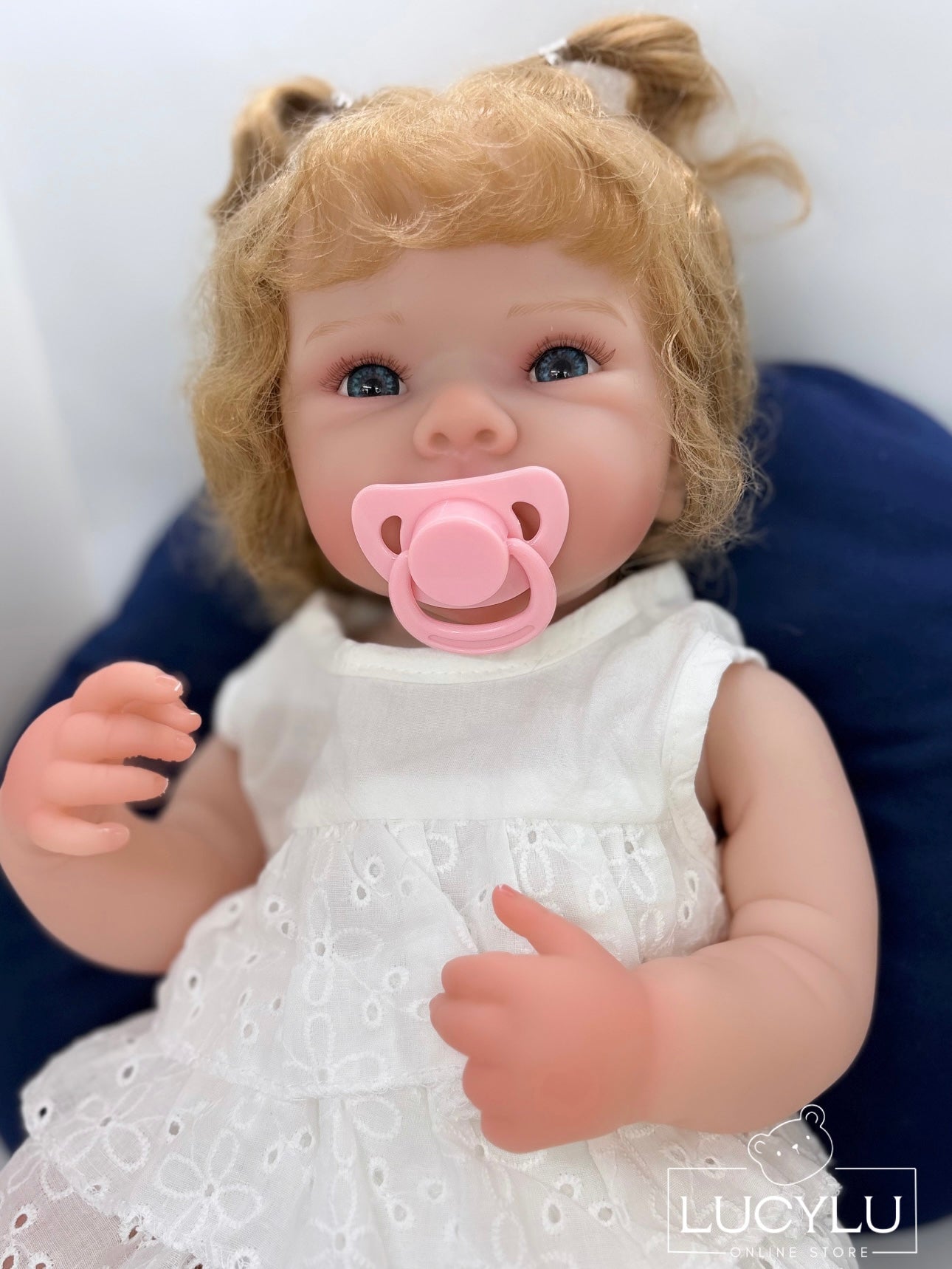 Bebé Reborn rubia 19”
