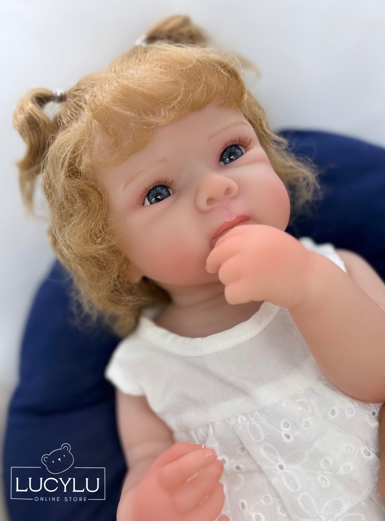 Bebé Reborn rubia 19”