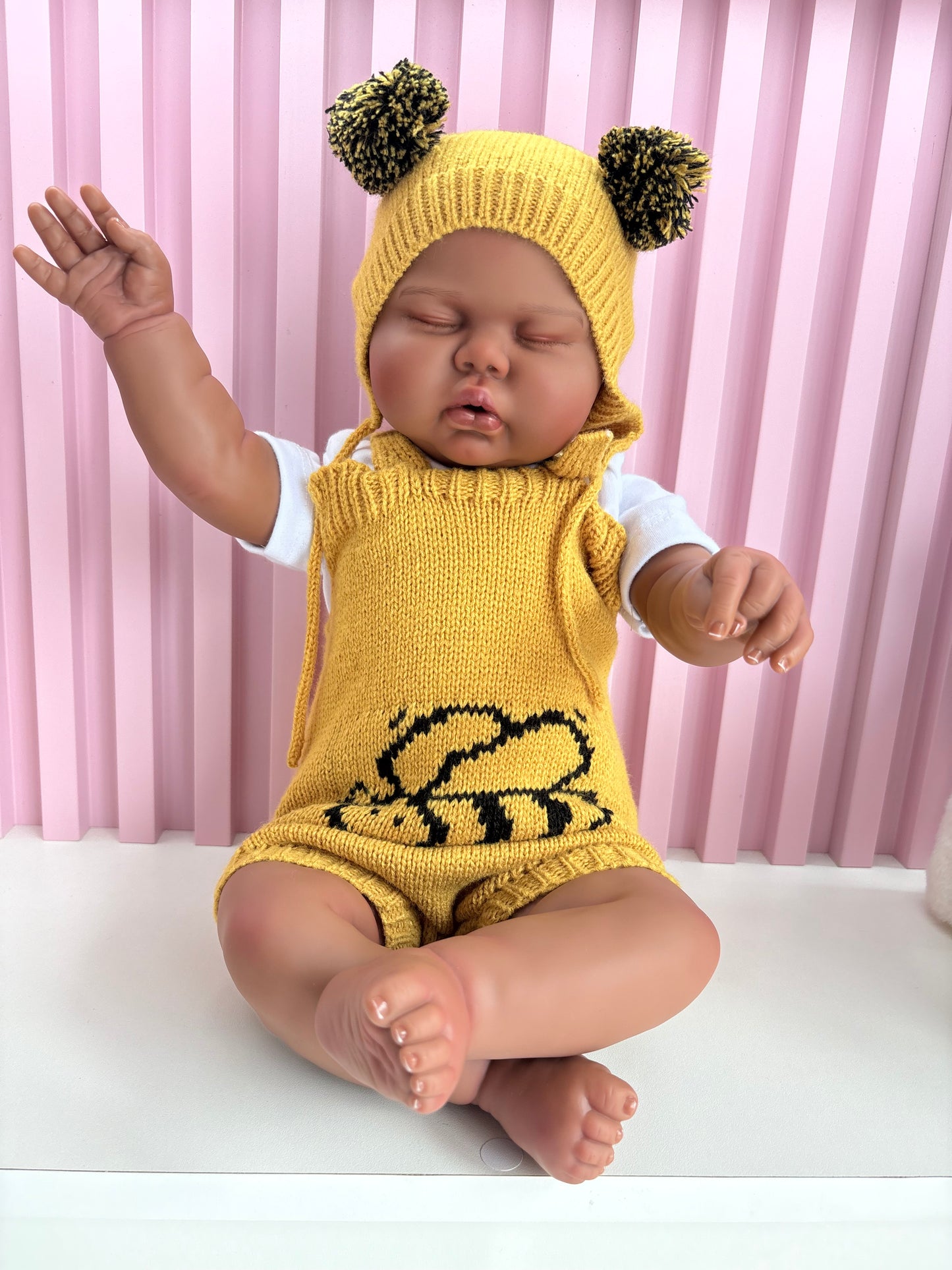 Bebé Reborn Vinilo de silicona y tela 20” Moreno