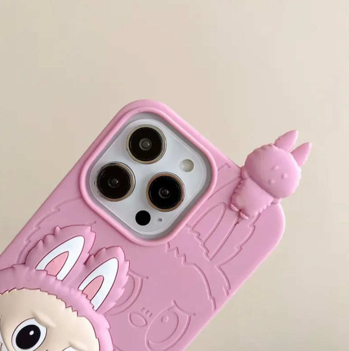 Estuche labubu iPhone 16 Pro max