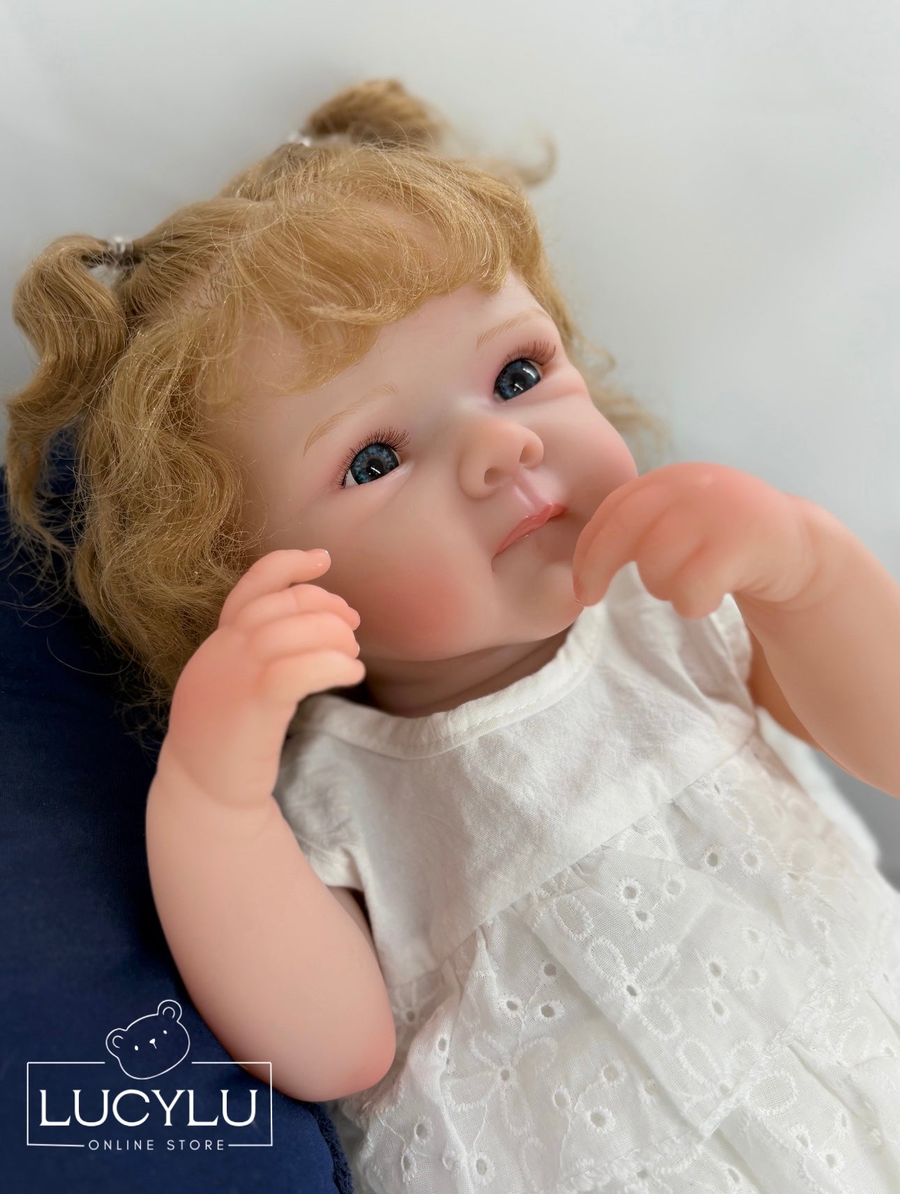 Bebé Reborn rubia 19”
