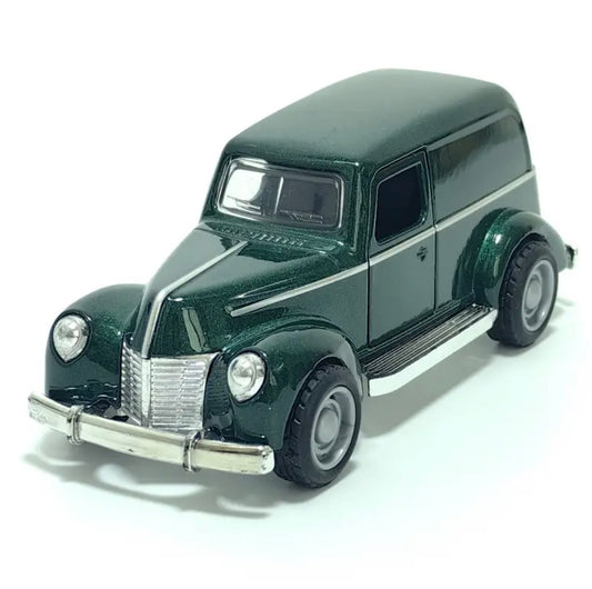 Auto de colección vintage a escala verde 1:36