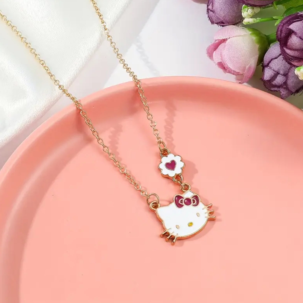 Collar Hello Kitty dorado