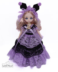 Muñeca de colección con luces y movimiento (Kuromi)